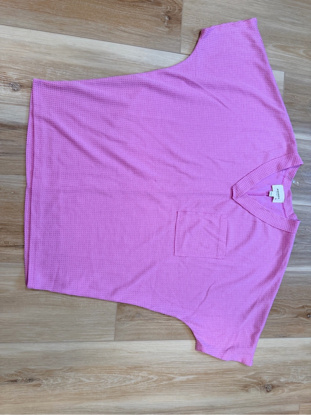 Andree by Unit waffle knit v neck pocket top - size Medium